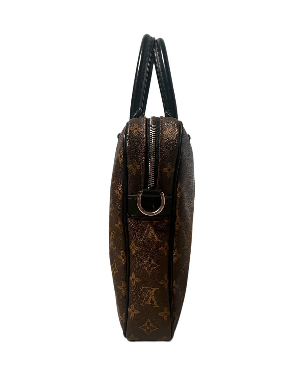 海外限定品◆関税無【LOUIS VUITTON】Porte Documents Voyage PM Porte-Documents Voyage PM Taiga Leather - Men - Bags | LOUIS