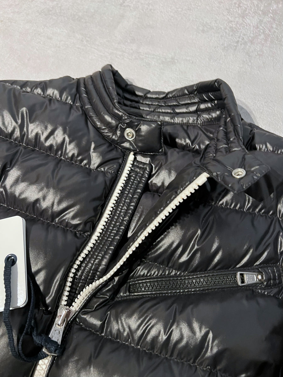 【MONCLER】Berriat size 0 Moncler Berriat Jacket - Size 2 – CnExclusives