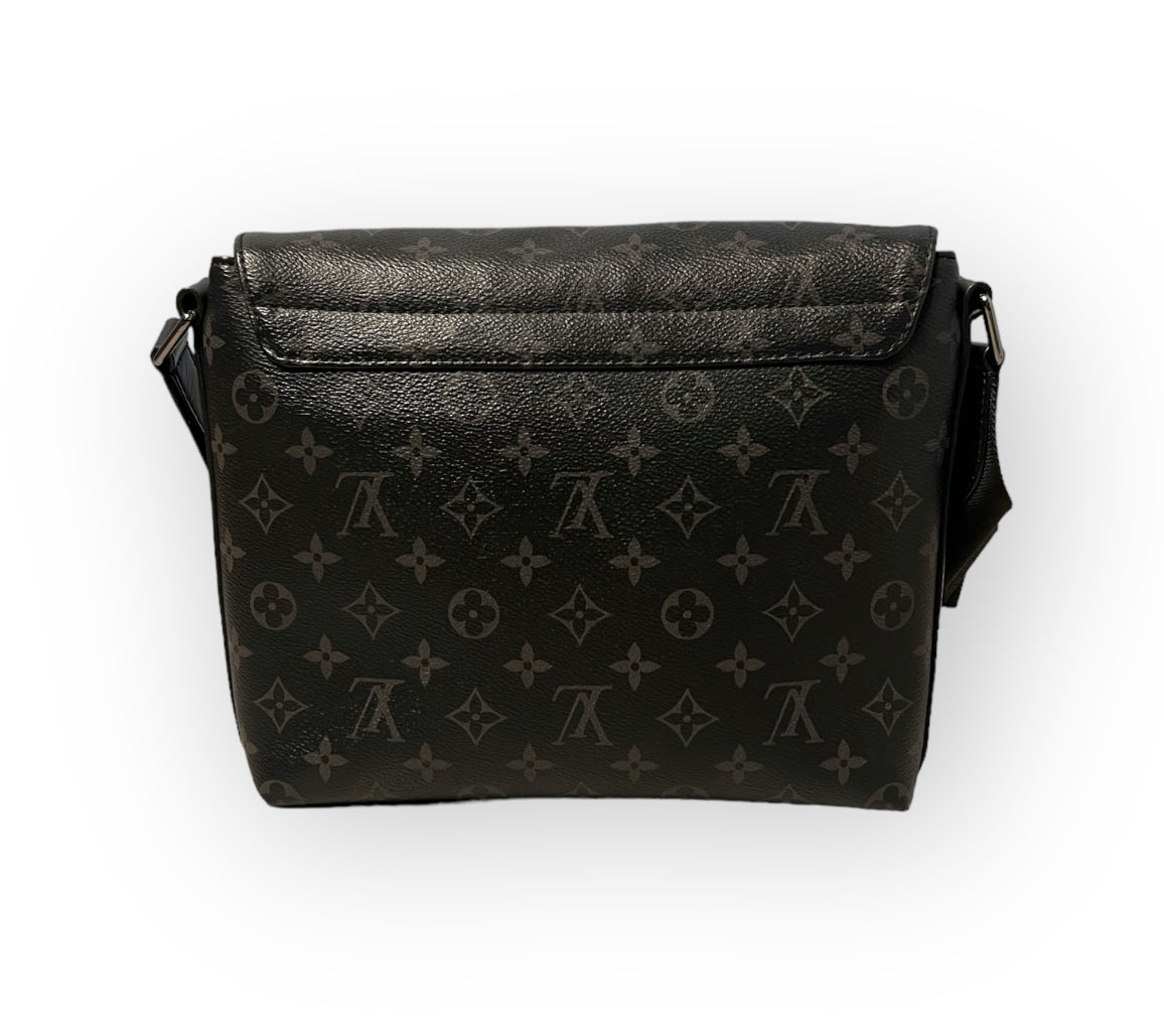 Louis Vuitton District PM Messenger Bag – CnExclusives