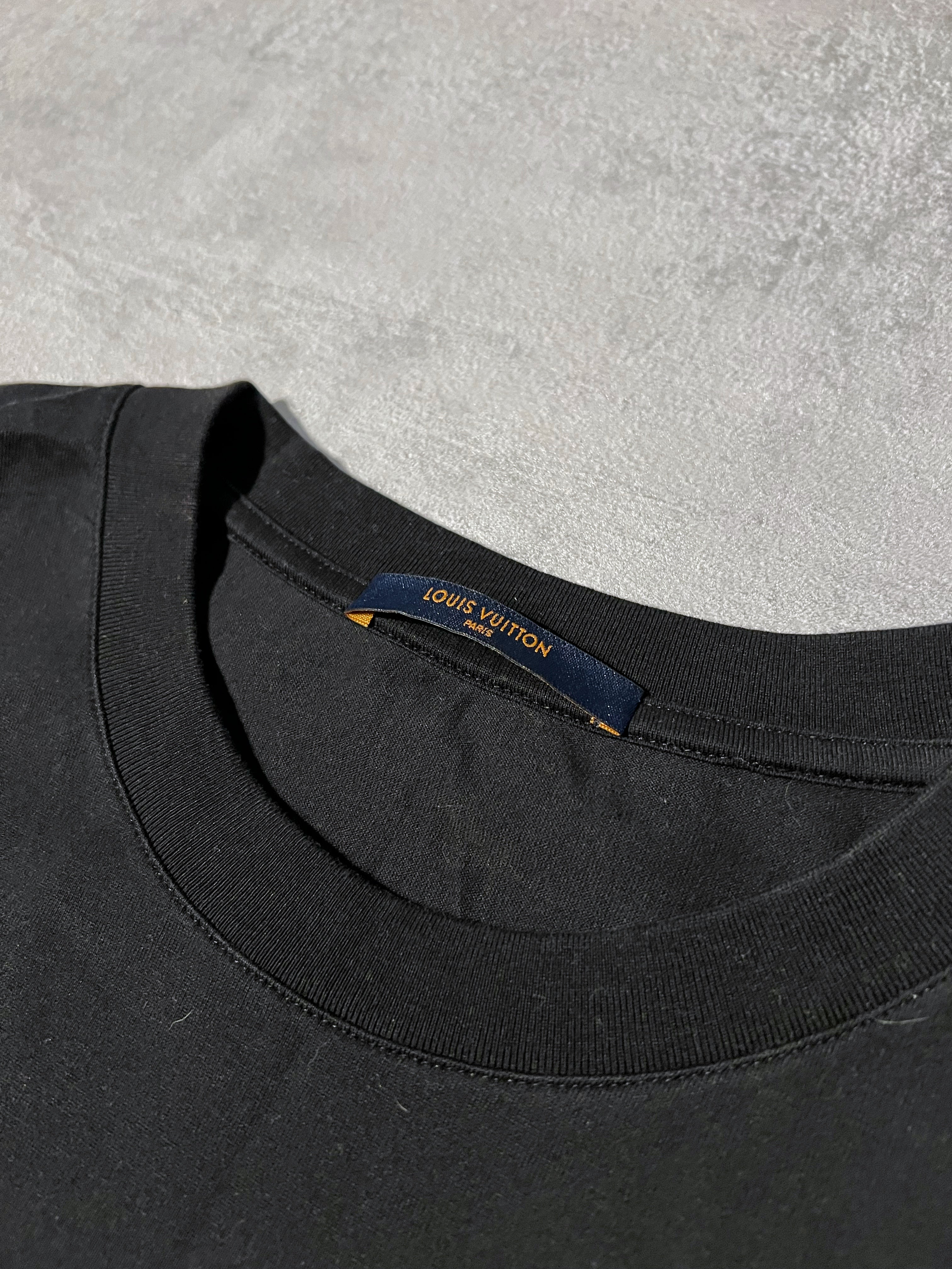 Louis Vuitton 2019 Smoke Logo Print T-Shirt - Black T-Shirts, Clothing -  LOU675816