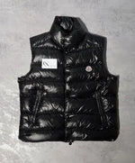 Load image into Gallery viewer, Moncler Tib Gilet - Size 4
