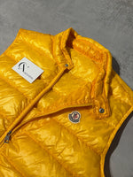 Load image into Gallery viewer, Moncler GUI Gilet - Size 5
