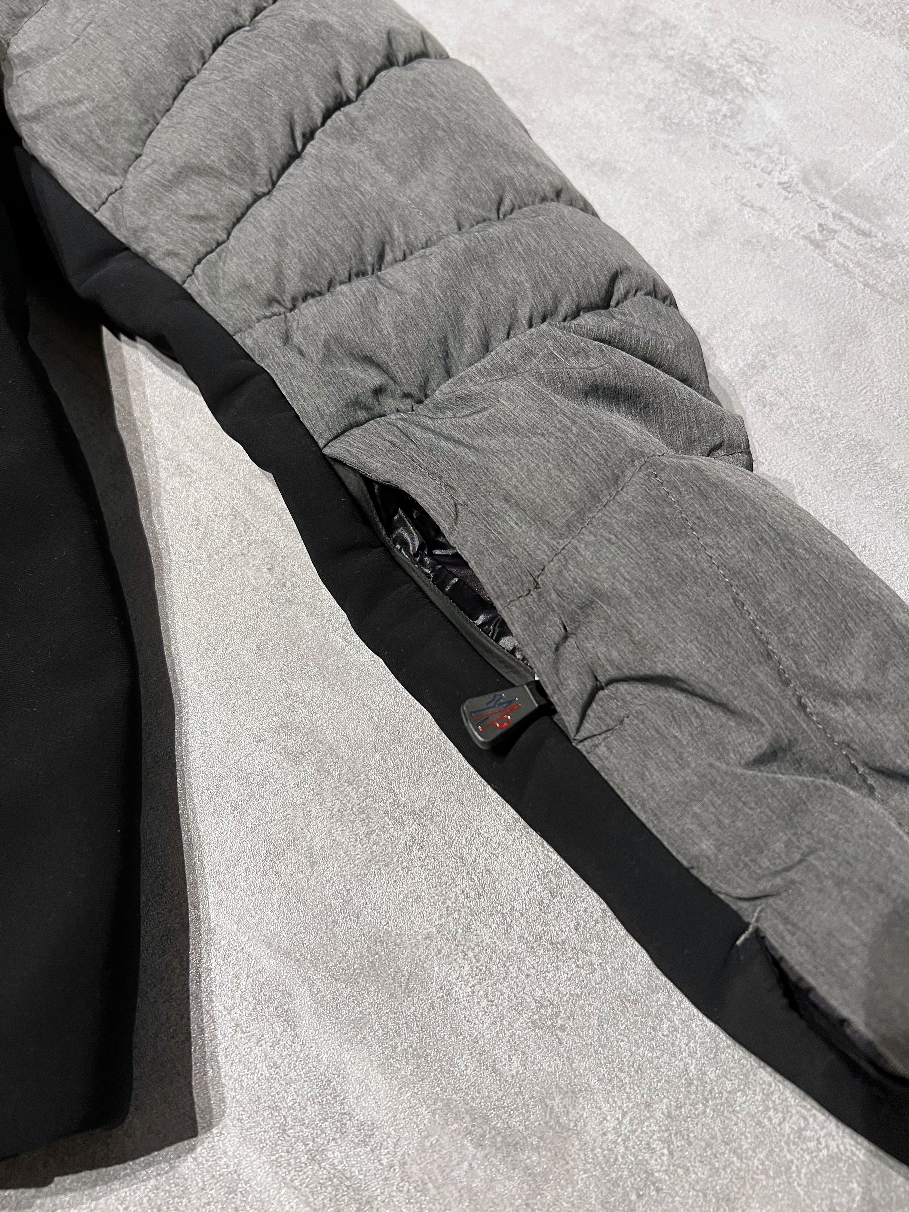 Moncler Carrigvore Jacket - Size 2 (x)