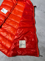 Load image into Gallery viewer, Moncler GUI Gilet - Size 5
