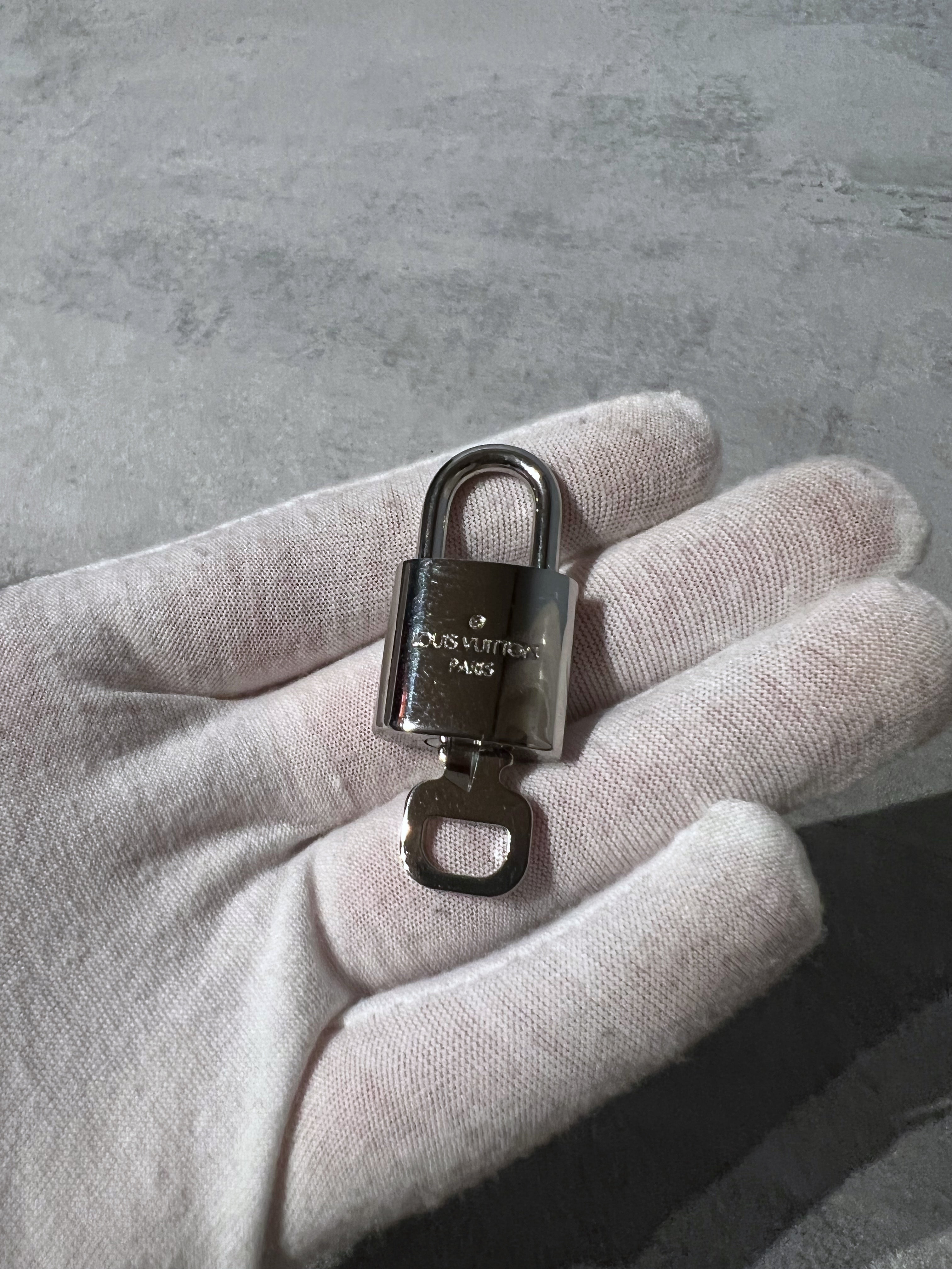 Louis Vuitton padlock 315 Argento Silvery Metal ref.624206 - Joli