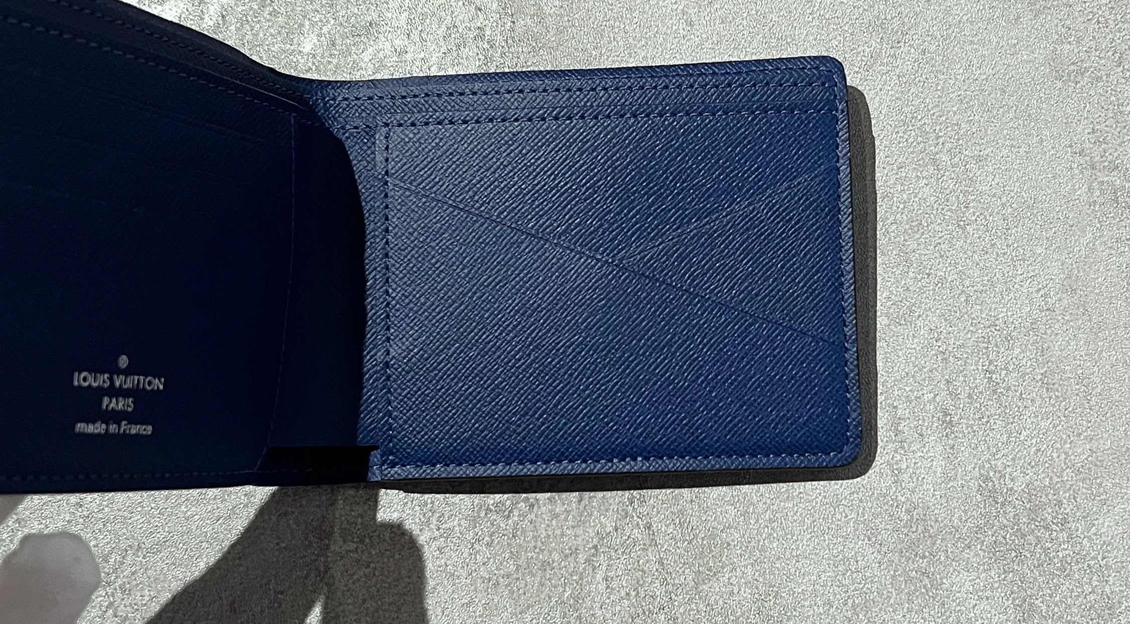 Louis Vuitton Multiple Wallet Vert Laurier Blue Minuit Taiga