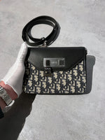 Load image into Gallery viewer, Dior Oblique Jacquard Messenger bag
